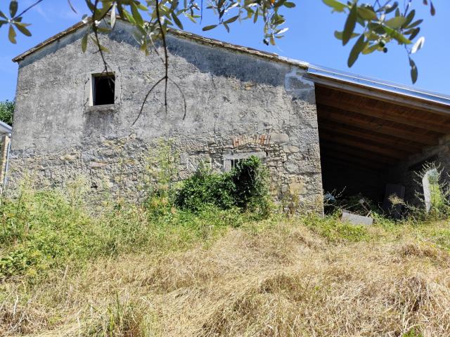 Istrien, Buzet - altes Haus mit Baugrundstück