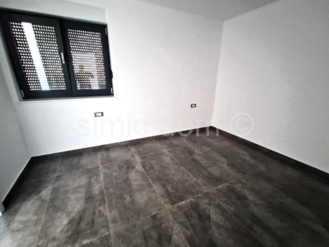 Prostrani apartman blizu plaže s pogledom, Murter