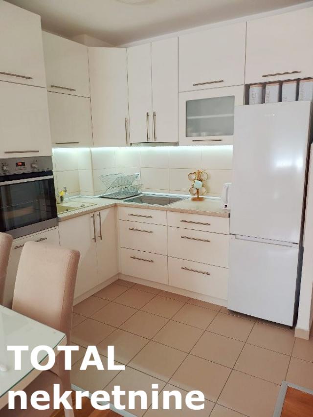 2. 5 Dvoiposoban stan NOVI SAD, 154500€