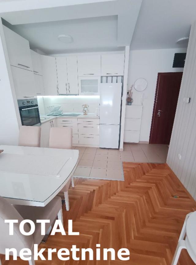 2. 5 Dvoiposoban stan NOVI SAD, 154500€