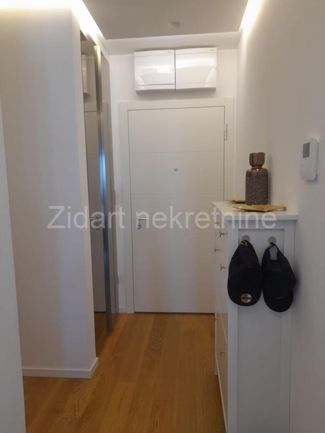 Zvezdara, Lux stan 90m2+ 22m2 terasa kod Kluza