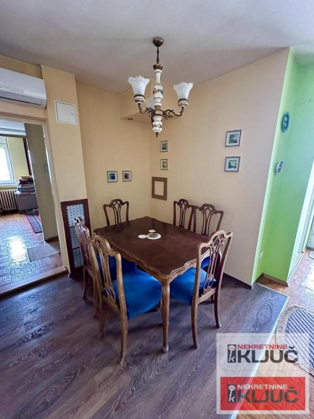 SOCIJALNO, 91 m2, Troiposoban, Pogled