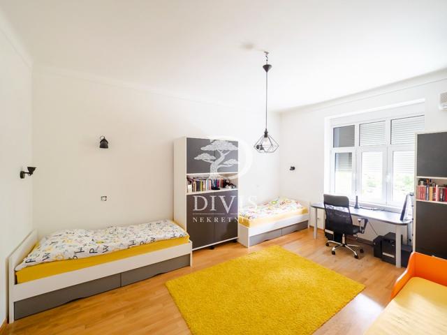 Renoviran stan, Karađorđeva, Zemun, 123m²