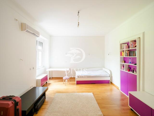 Renoviran stan, Karađorđeva, Zemun, 123m²