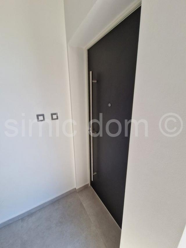 Prostrani apartman u blizini plaže, Murter