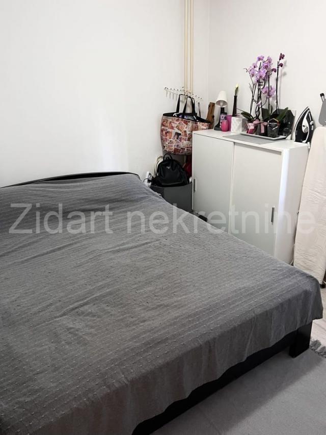 Zemun, Galenika, renoviran, 51m2 + lođa