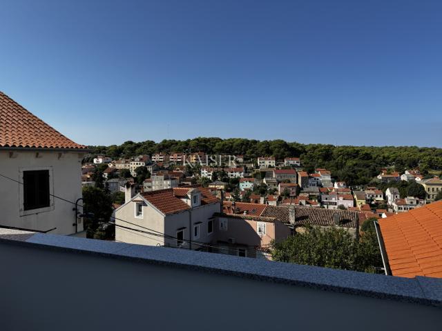 Mali Lošinj, newly built apartment in the city center