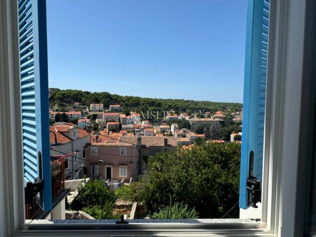 Mali Lošinj, newly built apartment in the city center