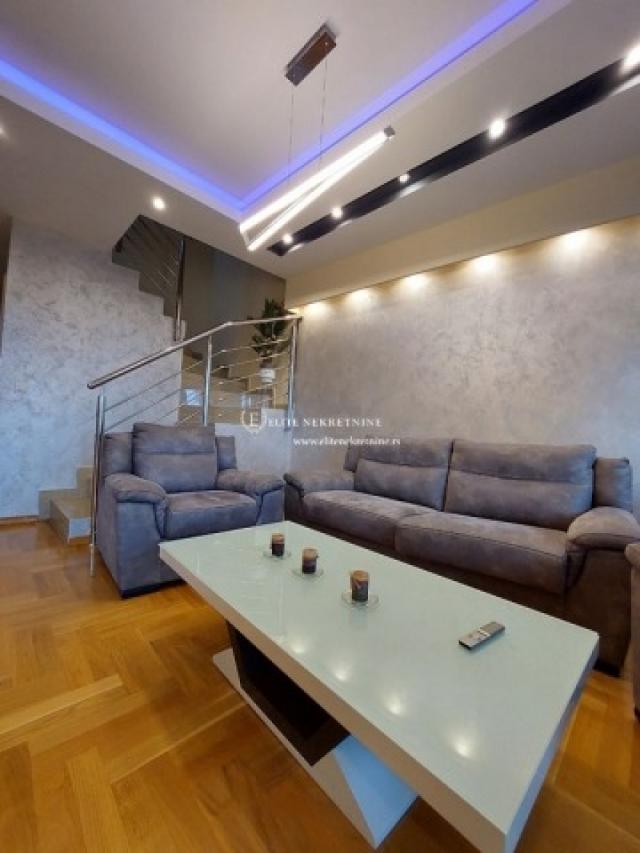 Izdavanje stanova Beograd Vracar-Trosoban duplex penthouse, garaza