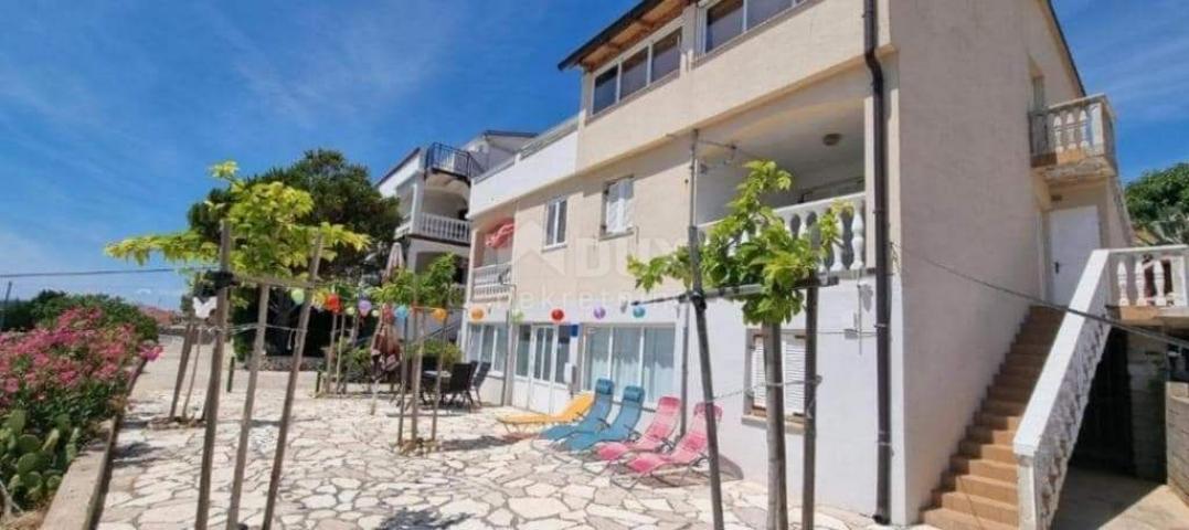 OTOK PAG, NOVALJA - Apartman 2. red od mora!