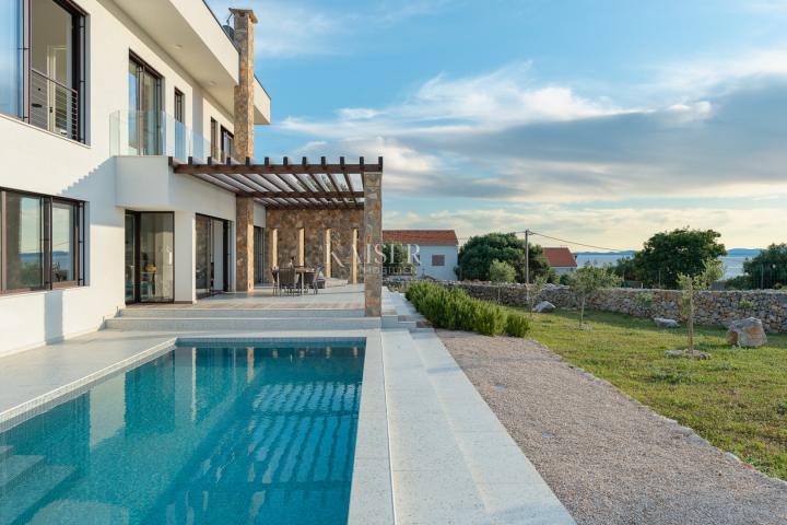 Insel Pag, mediterrane moderne villa mit Meerblick