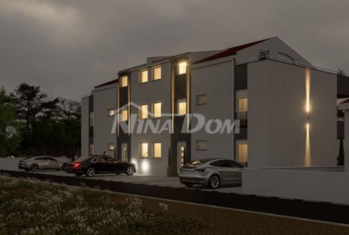 Apartman drugi kat 51 m2 + 27 m2 terase s pogledom na more. 