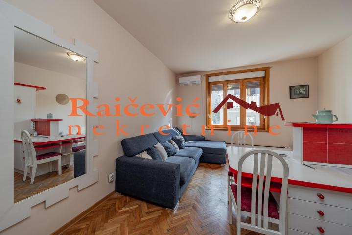 STARI GRAD DORCOL 46m2 , 159000e