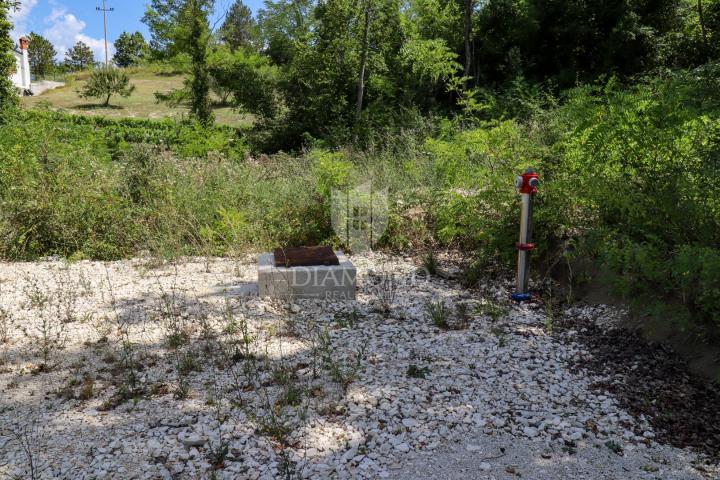 Prilika za investitore, zemljište sa pogledom na Motovun. 