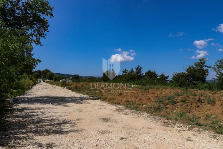 Land with a view of Motovun!