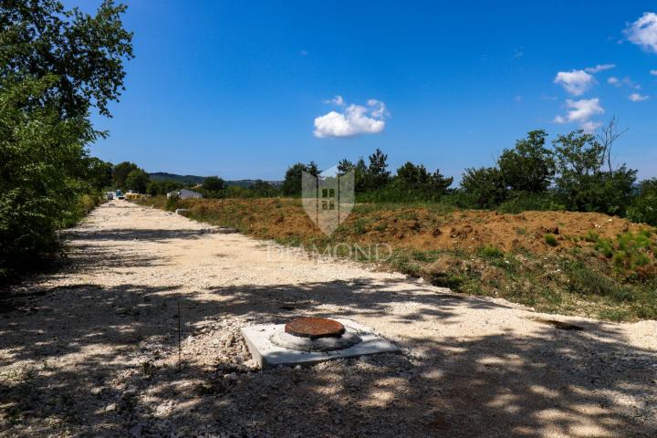 Land with a view of Motovun!