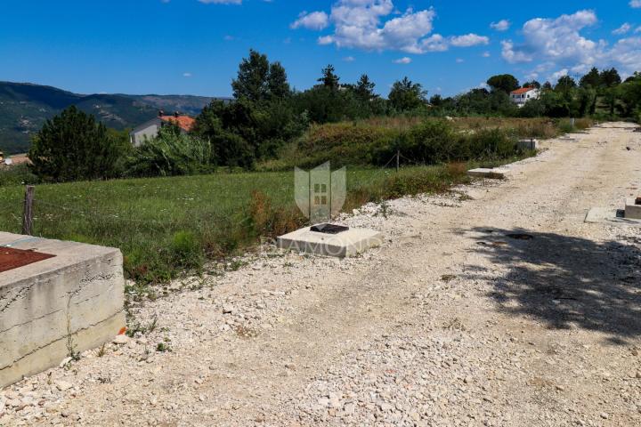 Land with a view of Motovun!