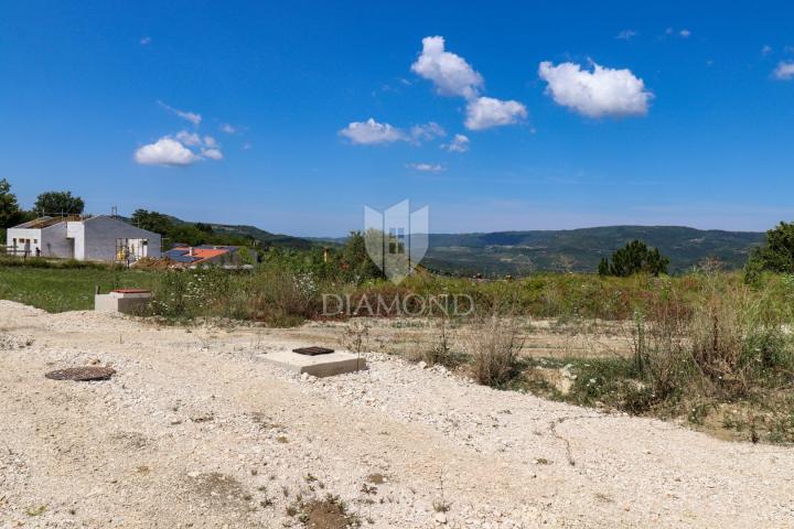 Land with a view of Motovun!