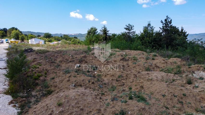 Land with a view of Motovun!