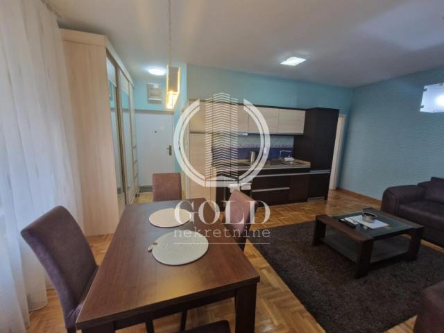 IZDAVANJE Stan 1. 5: NOVI SAD-Novi Sad-Centar, Šafarikova, 40. 00m2, 500 eur ID#6232