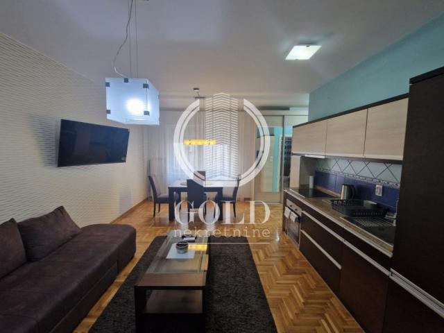 IZDAVANJE Stan 1. 5: NOVI SAD-Novi Sad-Centar, Šafarikova, 40. 00m2, 500 eur ID#6232