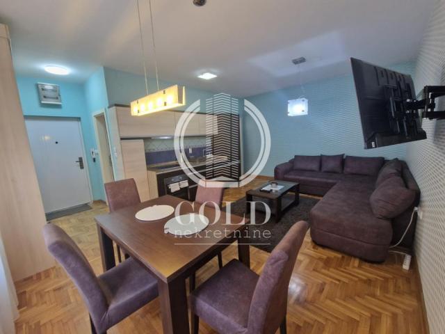 IZDAVANJE Stan 1. 5: NOVI SAD-Novi Sad-Centar, Šafarikova, 40. 00m2, 500 eur ID#6232