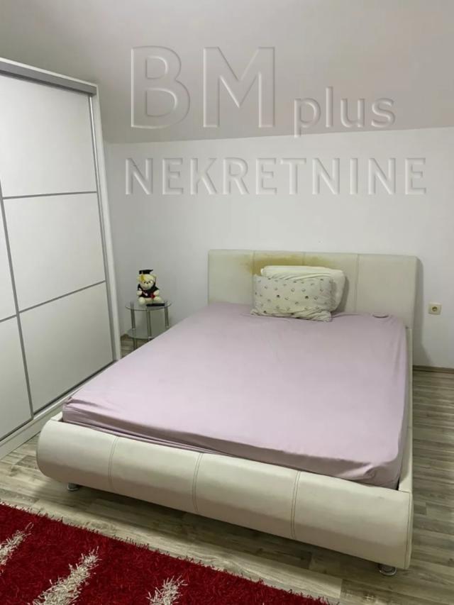  Na prodaju dvoetažna kuća 220m2 u Novom Selu. 