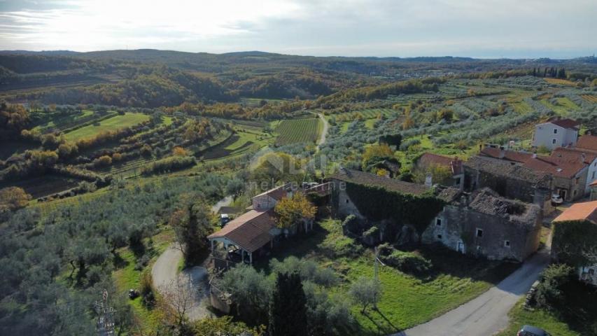 ISTRA, MOMJAN - Jedinstveno imanje na prekrasnoj lokaciji s pogledom