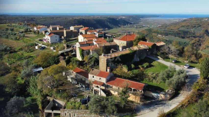 ISTRA, MOMJAN - Jedinstveno imanje na prekrasnoj lokaciji s pogledom