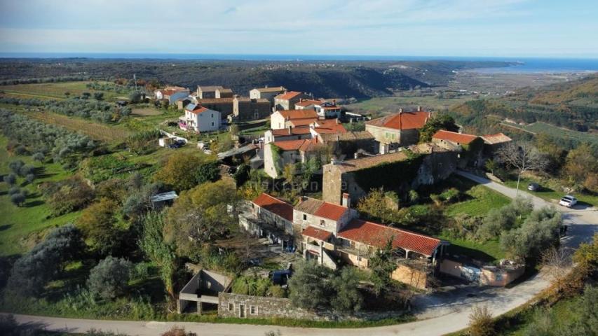 ISTRA, MOMJAN - Jedinstveno imanje na prekrasnoj lokaciji s pogledom