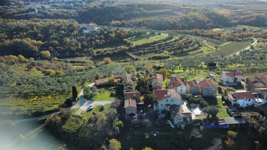 ISTRA, MOMJAN - Jedinstveno imanje na prekrasnoj lokaciji s pogledom