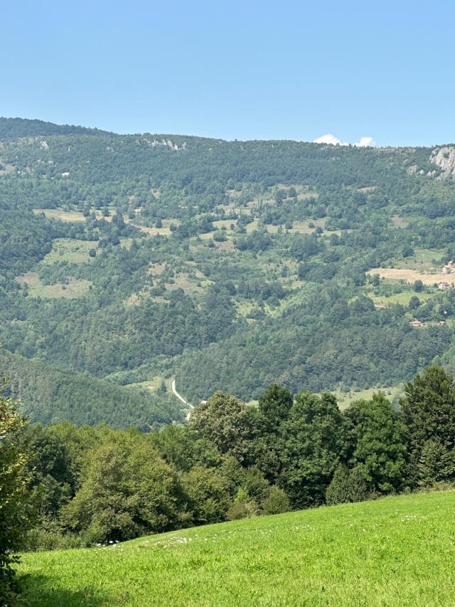 Prodaje se predivno zemljište u Prači, naselje Brojnići - Smrdan