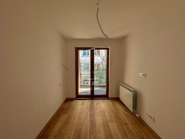 Vračar, dve stambene jedinice , mereno 82m2 ID#8559