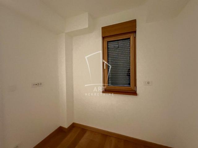 Vračar, dve stambene jedinice , mereno 82m2 ID#8559