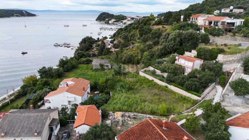 OTOK RAB, KAMPOR - građevinsko zemljište 2850 m2 pored mora