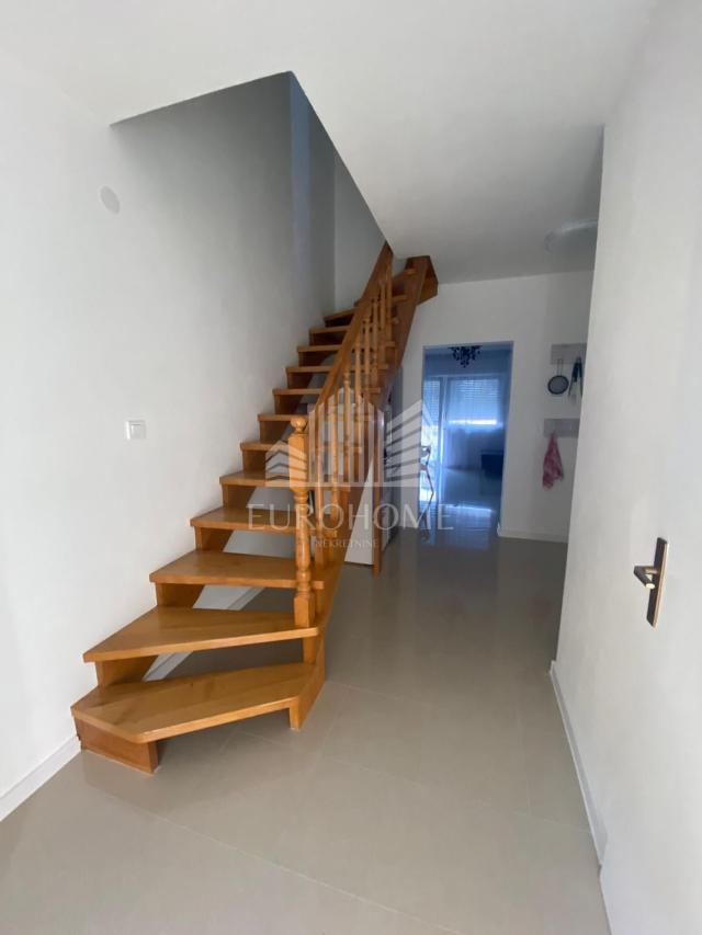 Tkon, dvosoban apartman 66m2+PM, 100 m od mora, pogled