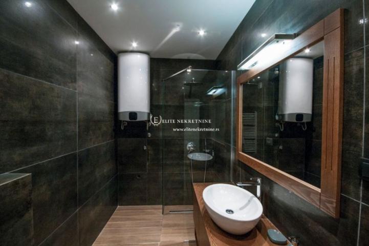 Trosoban lux penthouse, novogradnja