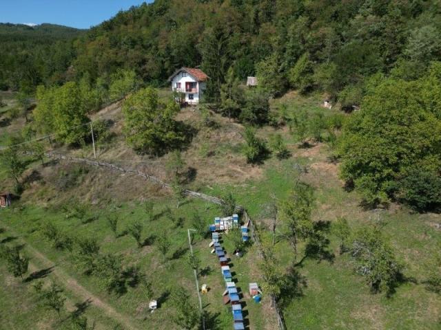 Prodaje se polj. gazdinstvo sa 3 objekta , 11, 92 ha, Taševo, Prijepolje