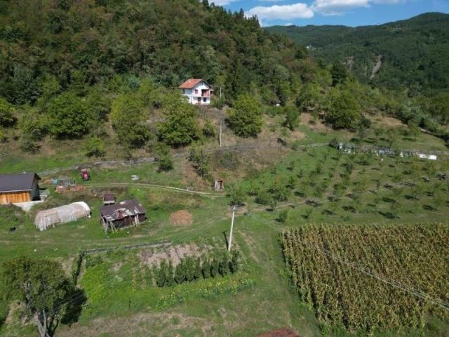 Prodaje se polj. gazdinstvo sa 3 objekta , 11, 92 ha, Taševo, Prijepolje