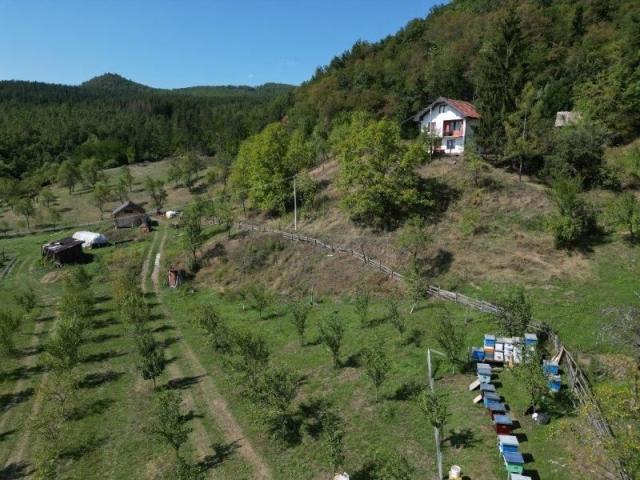 Prodaje se polj. gazdinstvo sa 3 objekta , 11, 92 ha, Taševo, Prijepolje