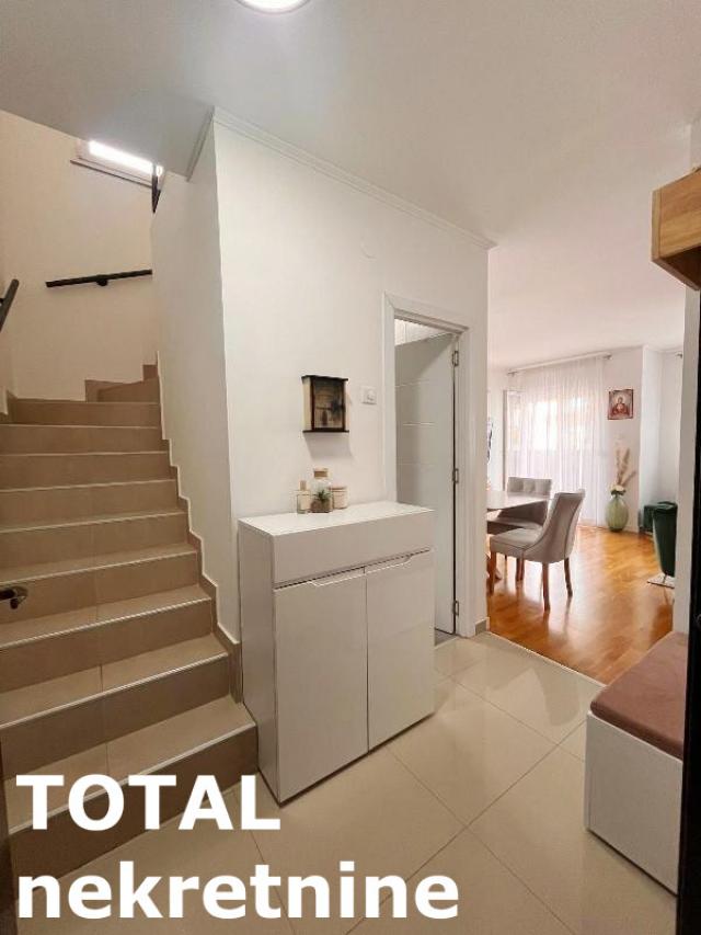 6 Šestosoban stan NOVI SAD, 278100€