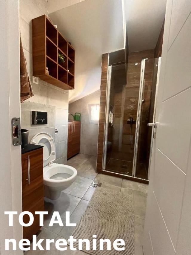 6 Šestosoban stan NOVI SAD, 278100€