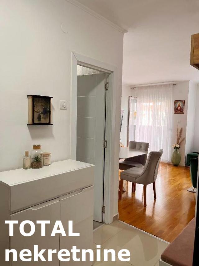 6 Šestosoban stan NOVI SAD, 278100€