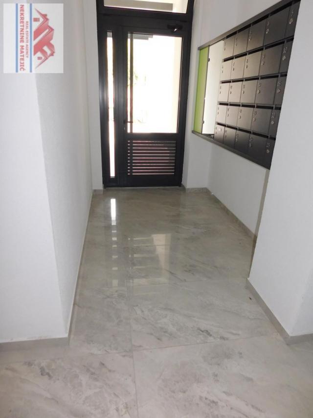 IZDAVANJE STAN CENTAR LUX NOVOGRADNJA 44M2, 2. SPRAT, PARKING-ZA POSLOVNI PROSTOR--370 EUR