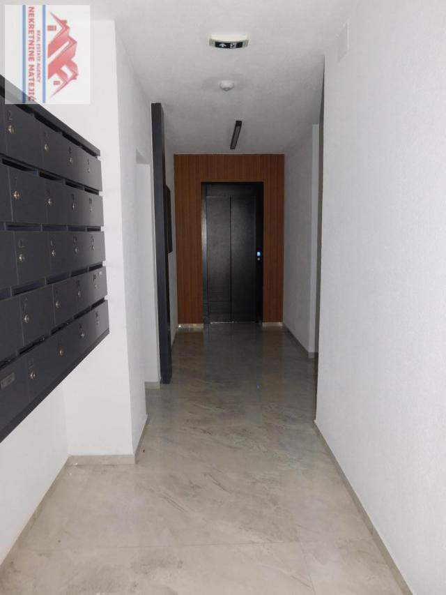 IZDAVANJE STAN CENTAR LUX NOVOGRADNJA 44M2, 2. SPRAT, PARKING-ZA POSLOVNI PROSTOR--370 EUR