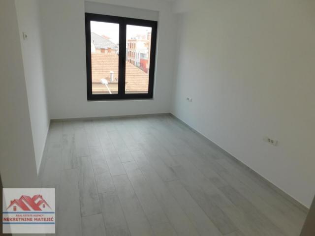 IZDAVANJE STAN CENTAR LUX NOVOGRADNJA 44M2, 2. SPRAT, PARKING-ZA POSLOVNI PROSTOR--370 EUR