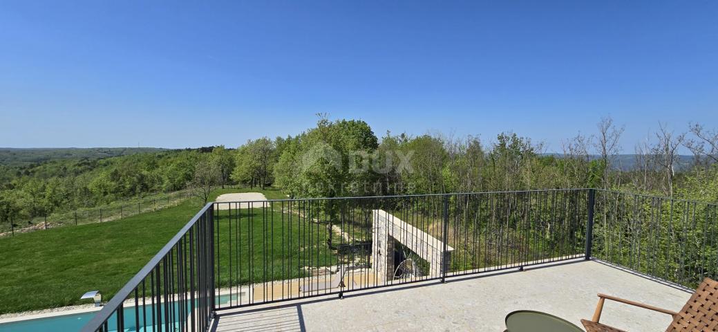 ISTRIA, MOTOVUN, SURROUNDINGS - Beautiful villa in front of a green zone with a panoramic view and c