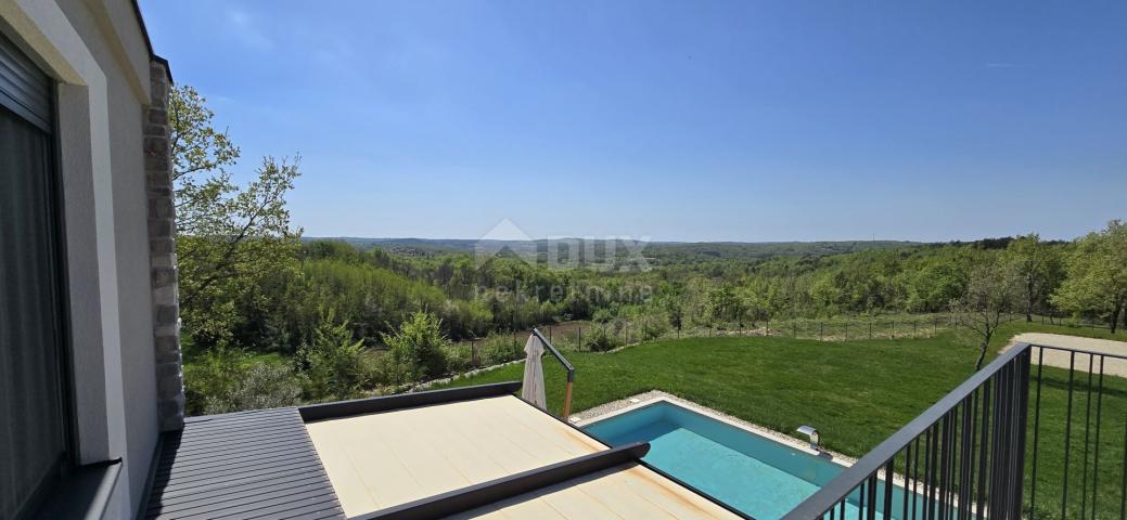 ISTRIA, MOTOVUN, SURROUNDINGS - Beautiful villa in front of a green zone with a panoramic view and c