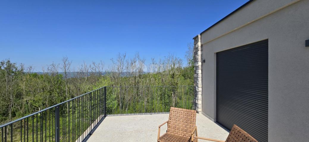 ISTRIA, MOTOVUN, SURROUNDINGS - Beautiful villa in front of a green zone with a panoramic view and c