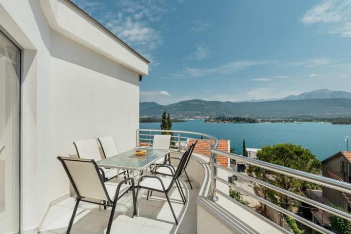 Two-bedroom apartment with sea view, 64 m2, Obala Đurašević